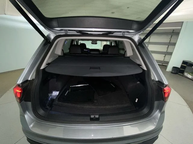 Used 2022 Gray Volkswagen 2.0T SE image 22