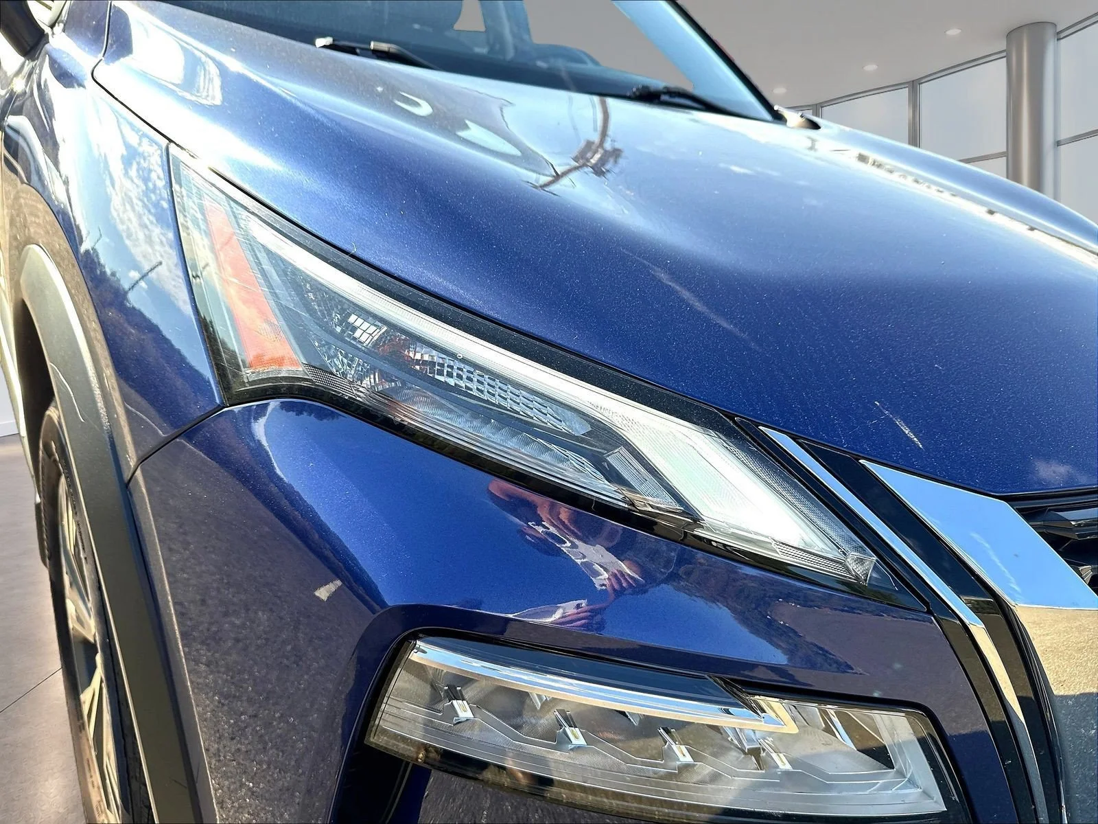 Used 2023 Caspian Blue Metallic Nissan SV image 35