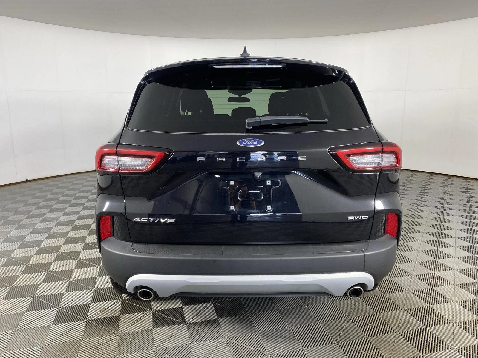 Used 2023 Agate Black Ford Active image 9