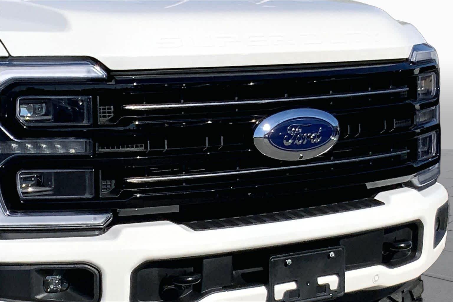 Used 2025 Star White Metallic Tri-Coat Ford Platinum image 27