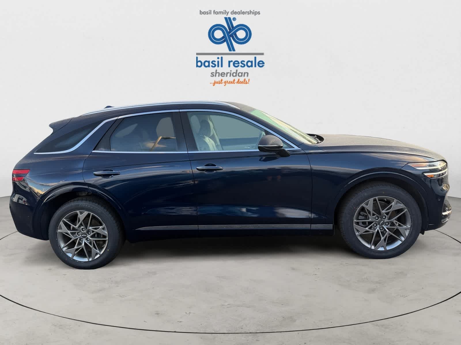 Used 2022 Adriatic Blue Genesis 2.5T image 8