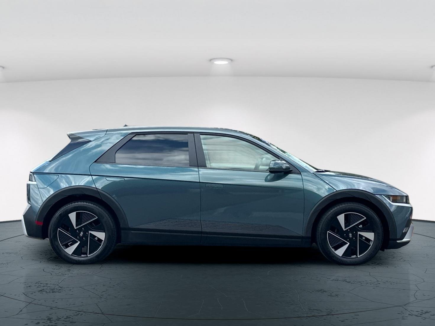 Used 2025 Teal Hyundai SE 4D Sport Utility image 7