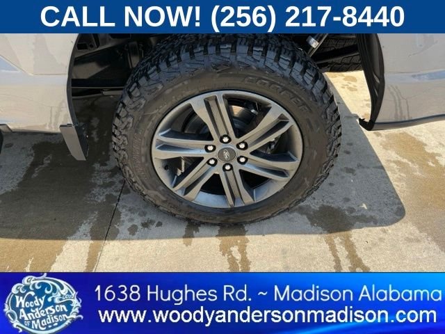 Used 2022 Carbonized Gray Metallic Ford Lariat image 4