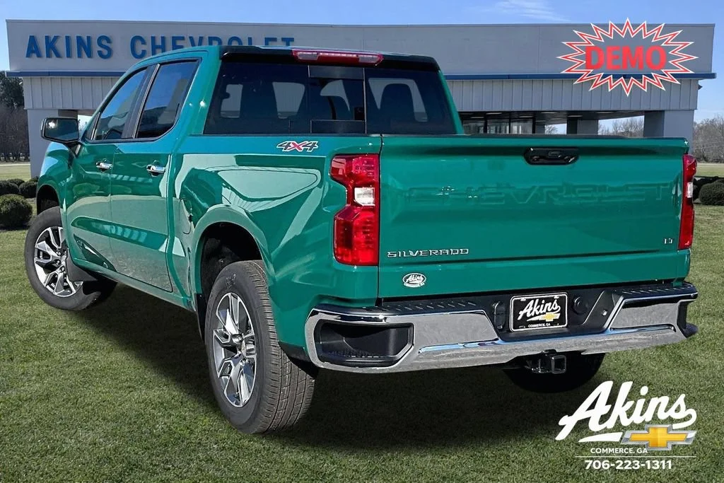 New 2026 Special Exterior Color Chevrolet LT image 3