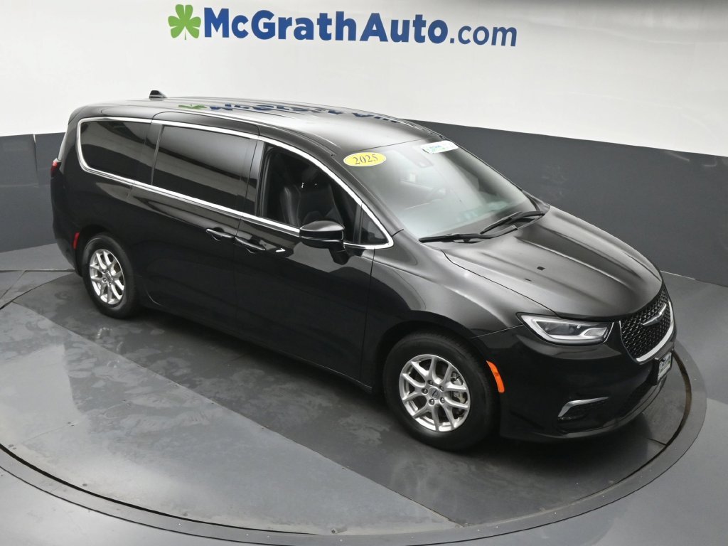 Used 2025 Black Chrysler Select image 2