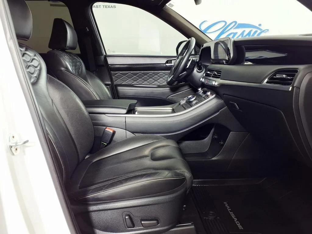 Used 2022 Hyper White Hyundai Calligraphy image 12