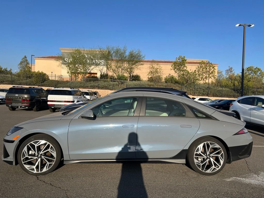 Certified Used 2023 Blue Hyundai SEL image 5