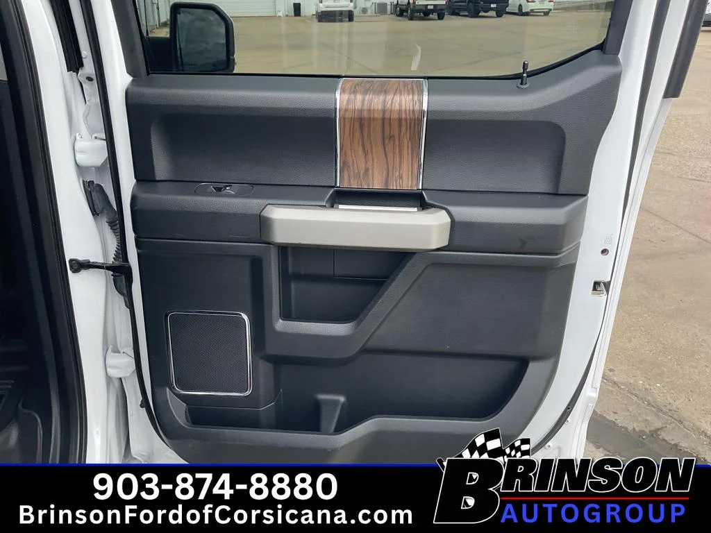 Used 2019 OXFORD WHITE Ford LARIAT image 18