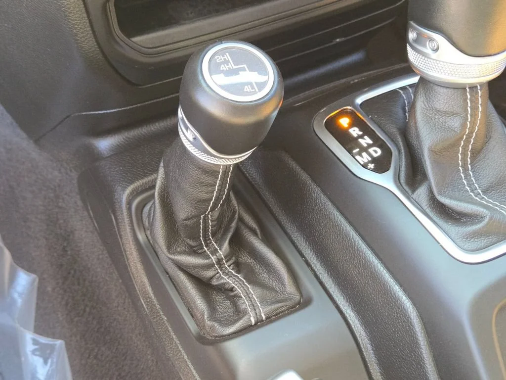 Used 2021 Sting-gray Clearc Jeep Overland image 24