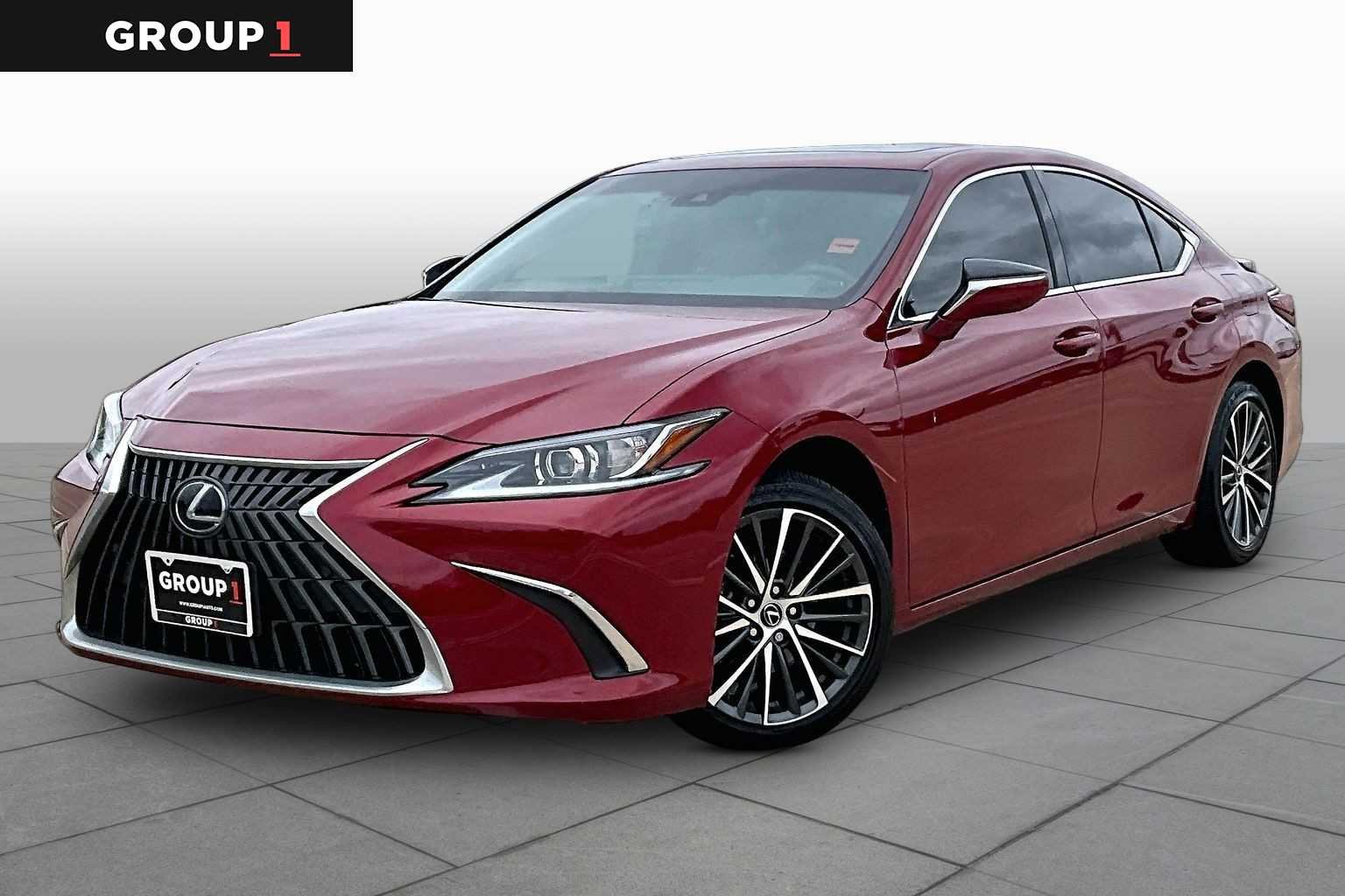 2025 Lexus ES 300h 300h's photo