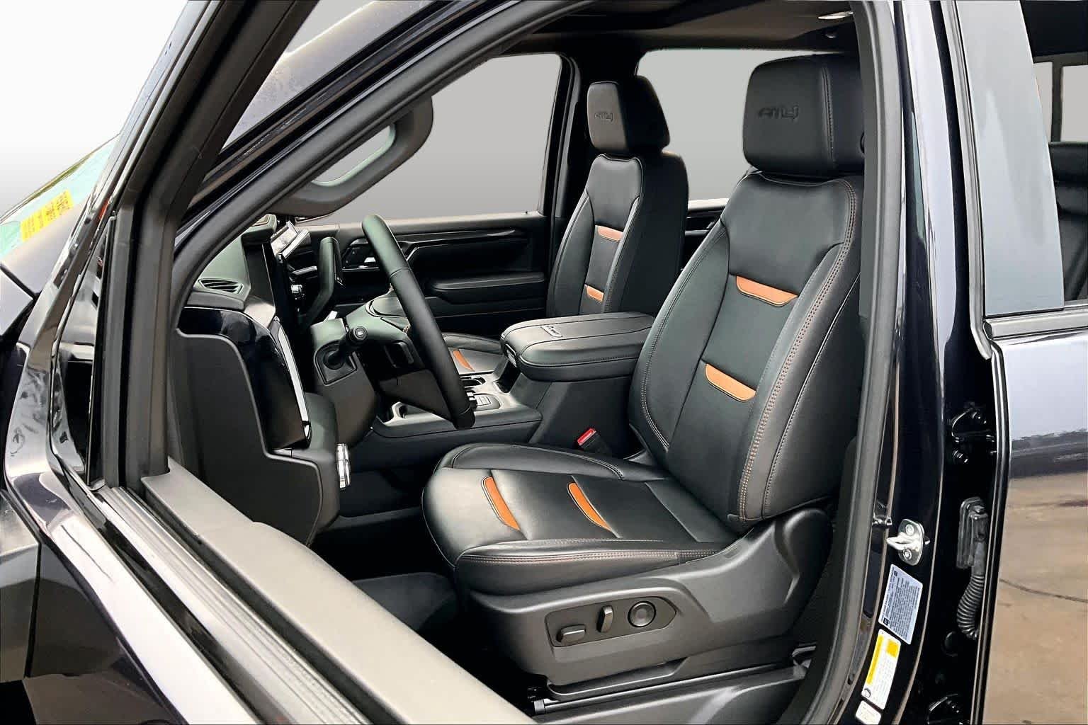 Used 2025 Titanium Rush Metallic GMC AT4 image 8