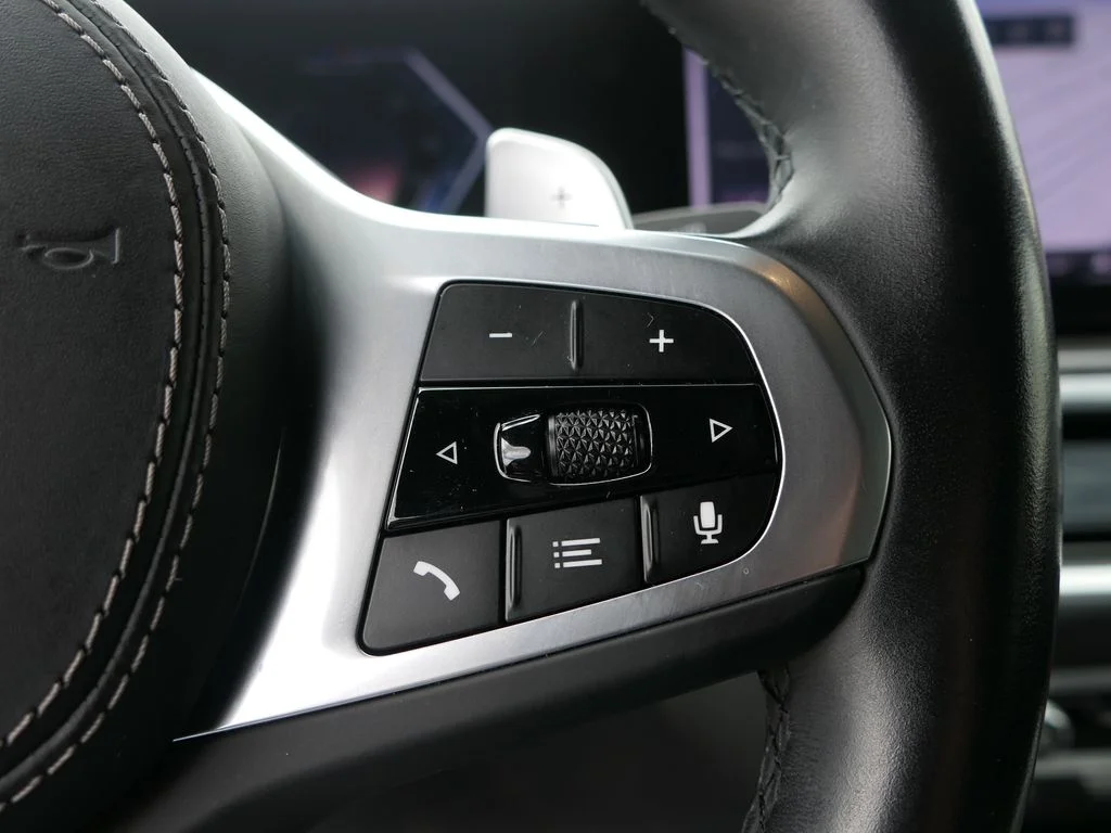 Used 2024 Black Sapphire Metallic BMW xDrive40i image 15