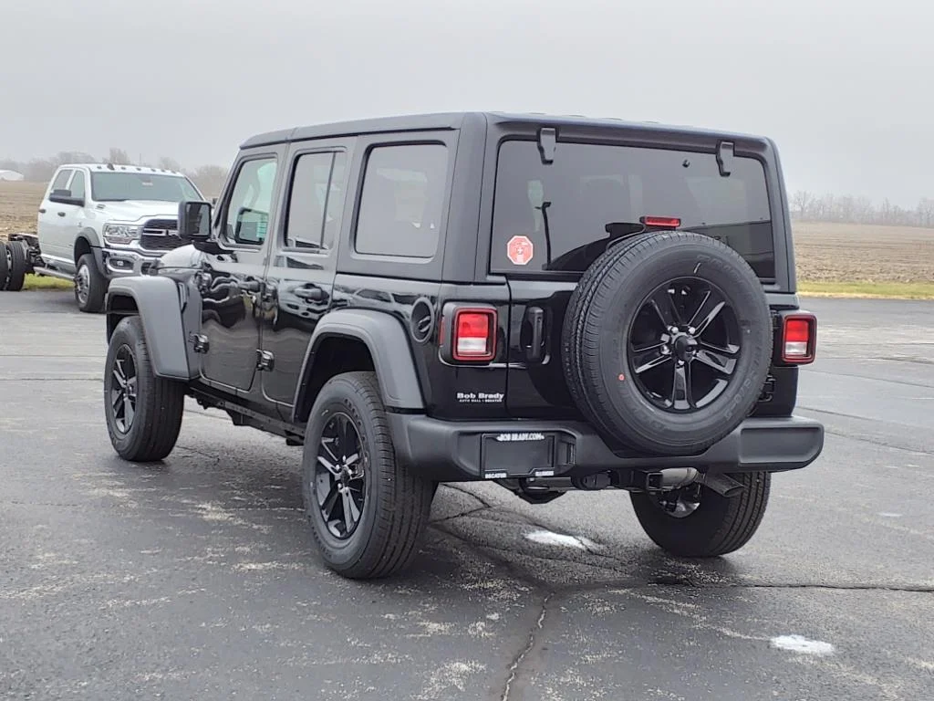New 2023 Black Clear-Coat Exterior Paint Jeep Sport Altitude image 11