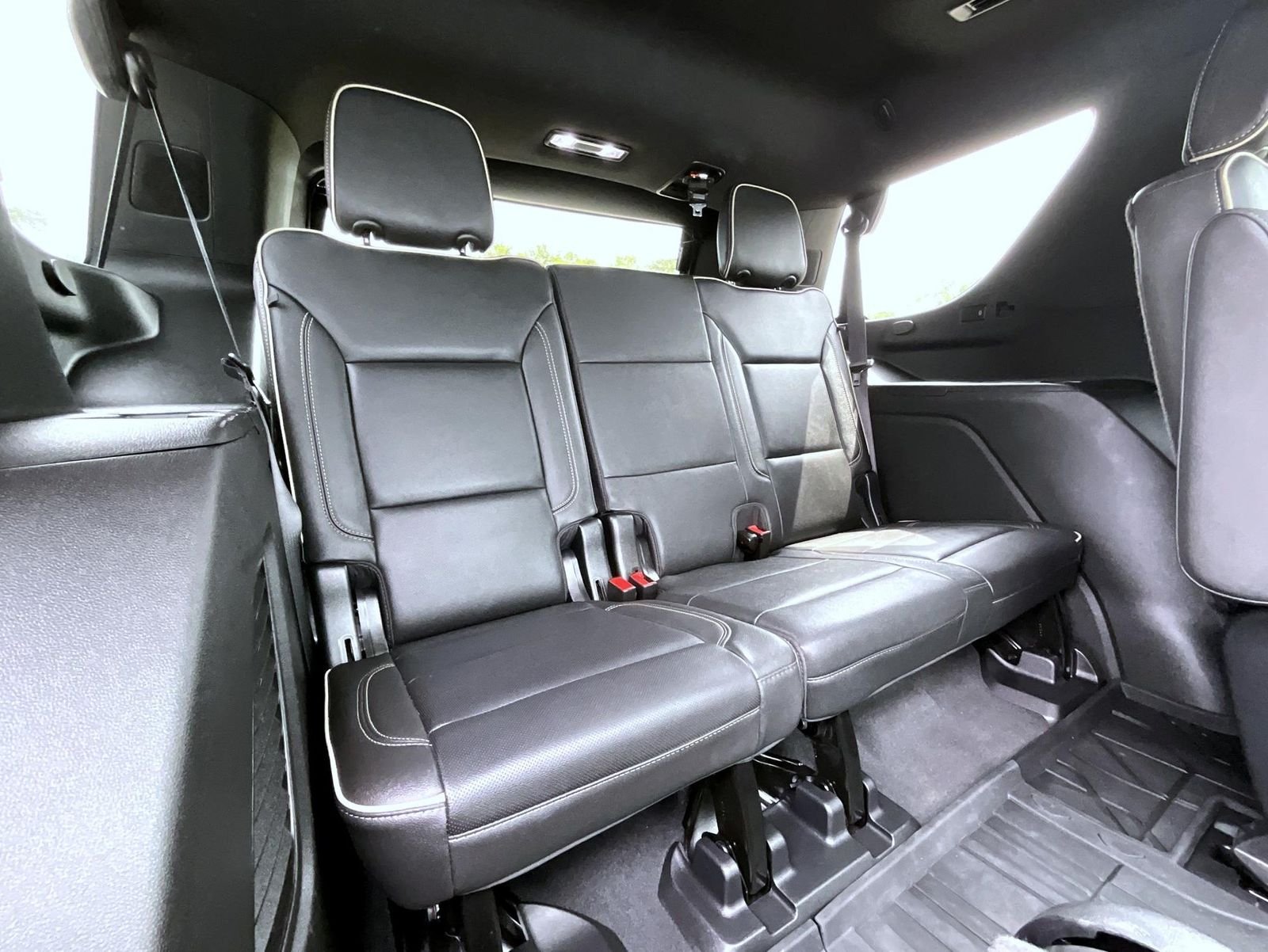 Used 2023 White Chevrolet Premier image 21