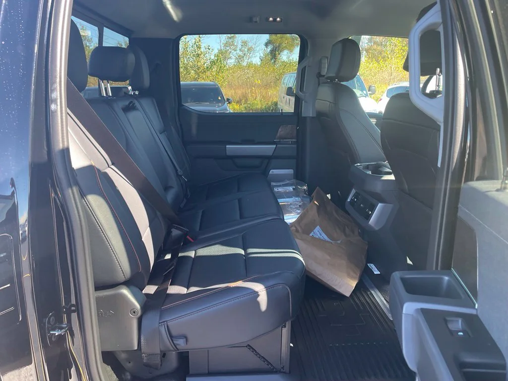 New 2027 Agate Black Metallic Ford F-450® LARIAT® image 27