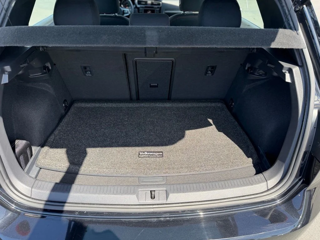 Used 2019 Black Volkswagen 2.0T S image 10