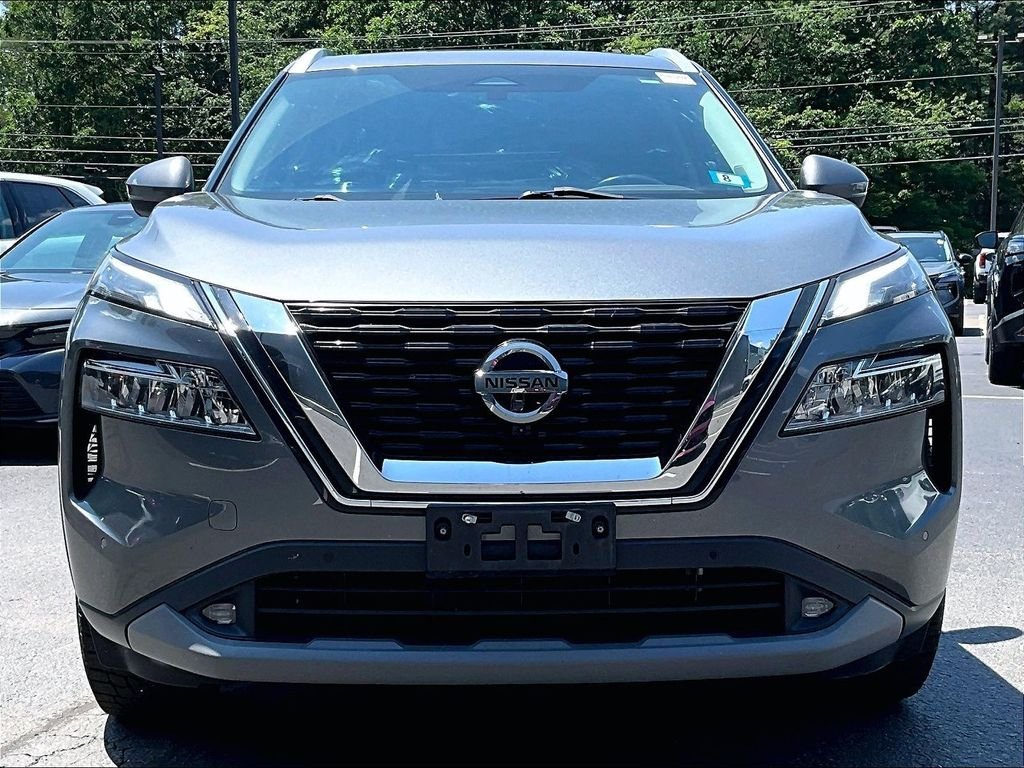 Used 2021 Gray Nissan SL image 2
