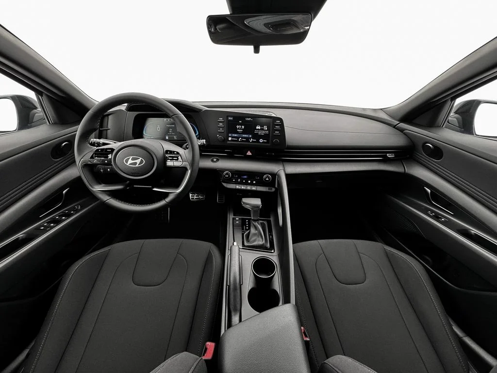 2025 Hyundai Elantra SEL - Photo 32