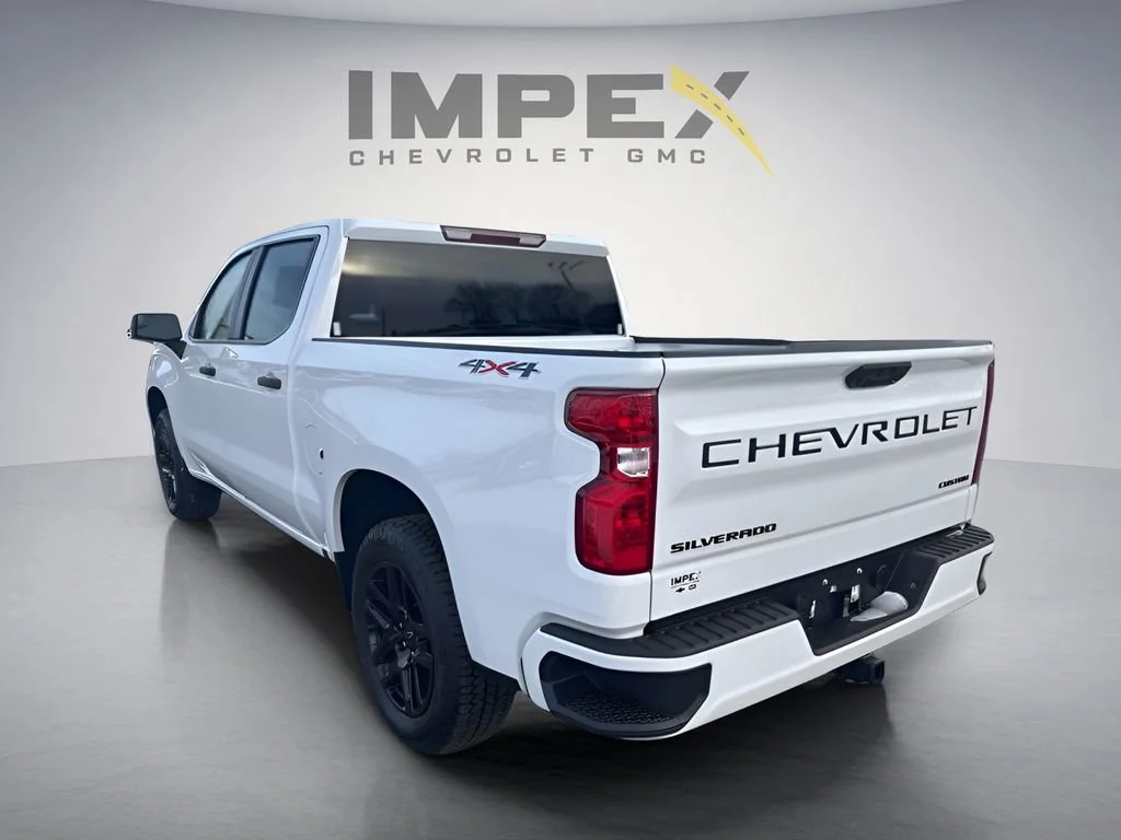 Used 2025 Summit White Chevrolet Custom image 3
