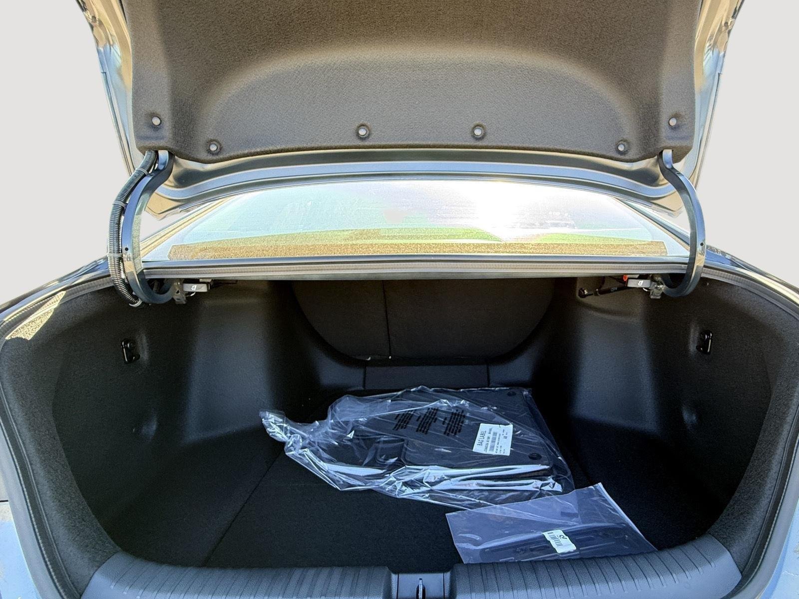 New 2026 Meteorite Gray Metallic Honda SE image 23