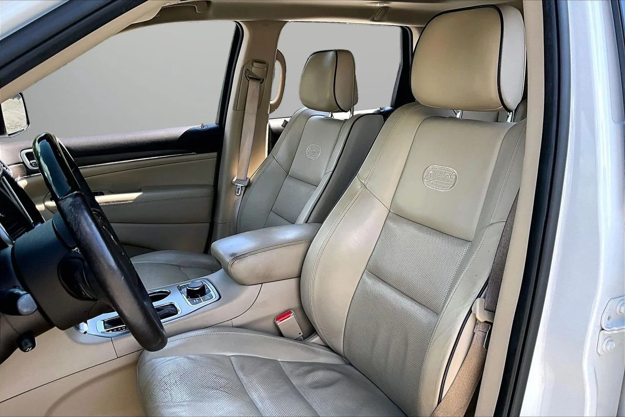 Used 2018 White Jeep Overland image 21
