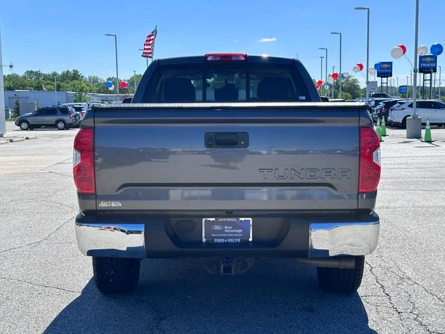Used 2017 Gray Toyota SR5 image 6