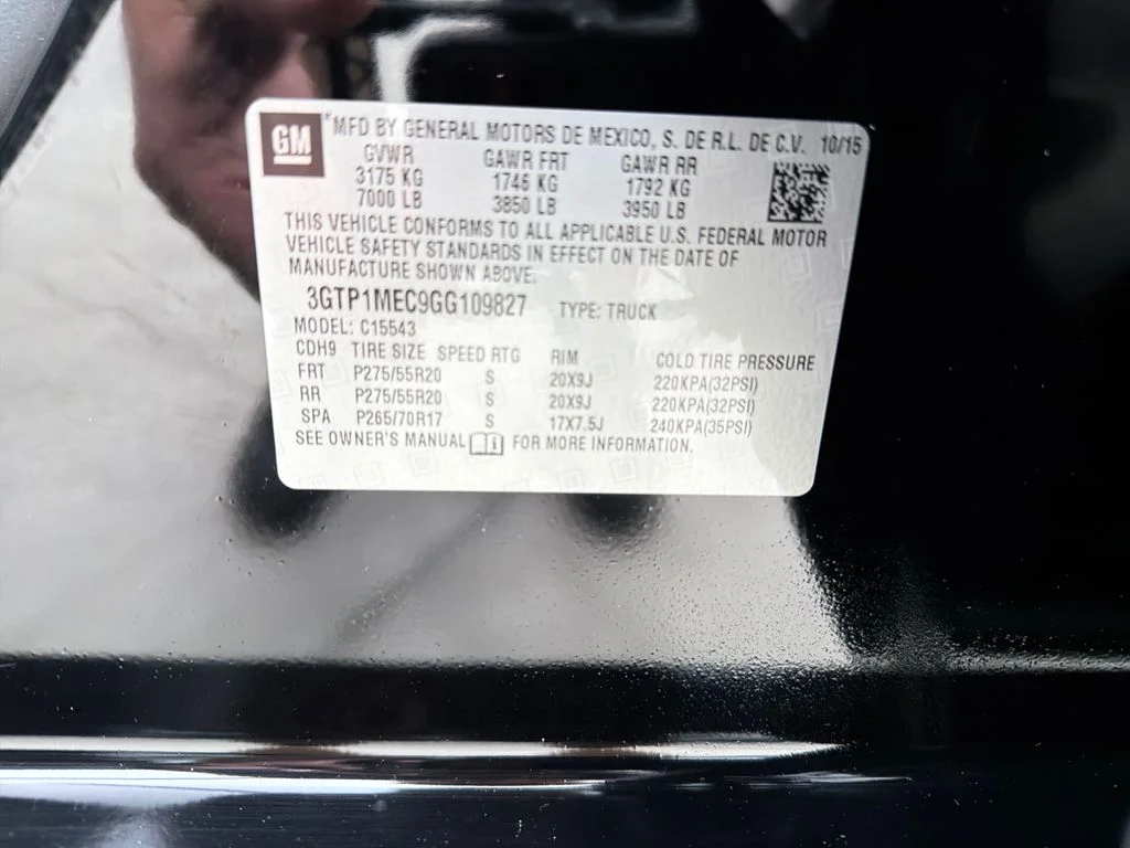 Used 2016 Black GMC SLE image 33