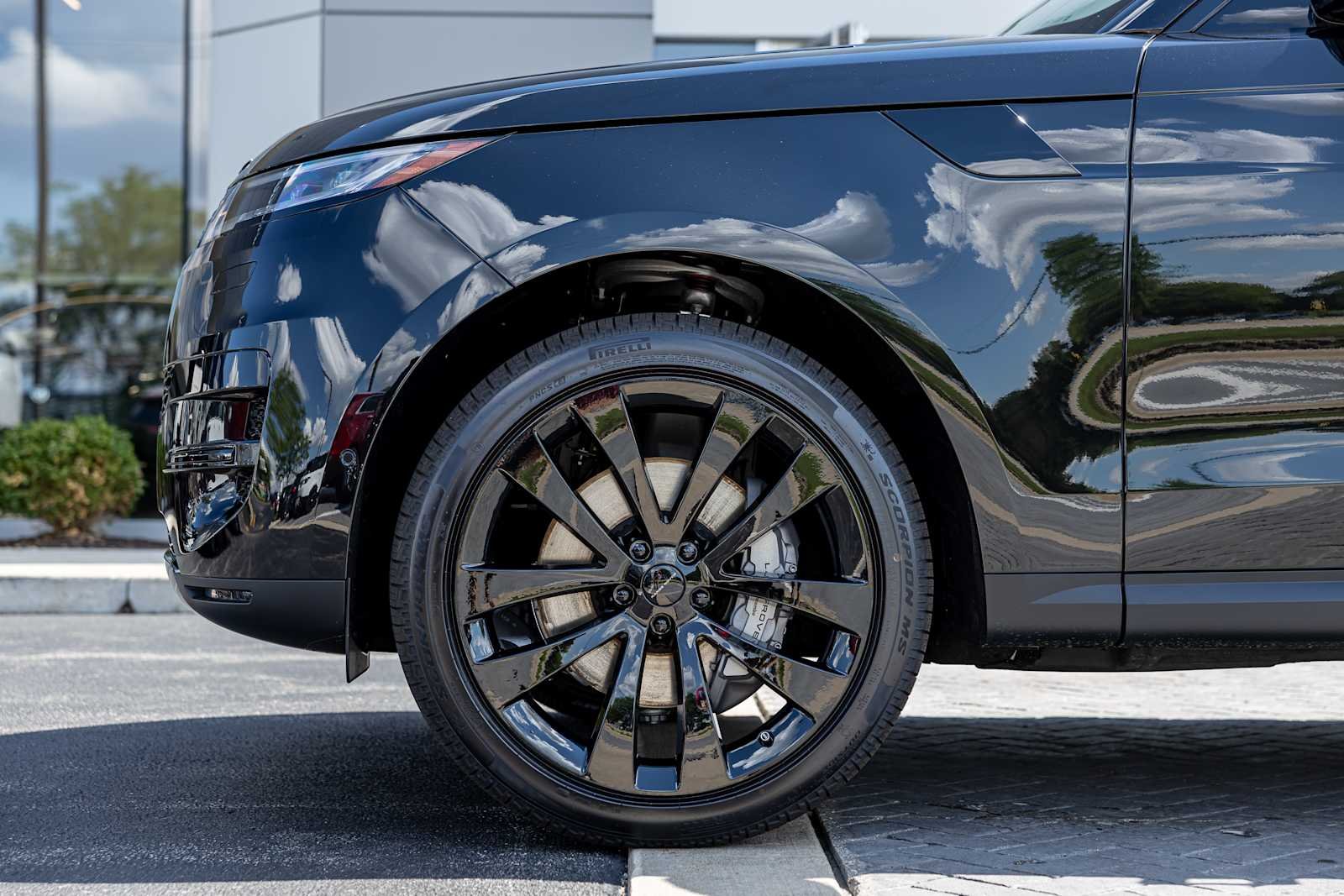 New 2026 BLACK Land Rover SE image 9