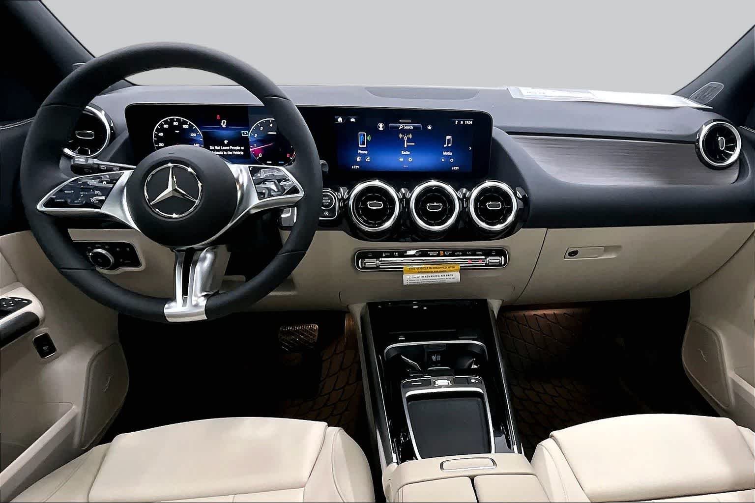 New 2026 Polar White Mercedes-Benz GLA 250 image 5