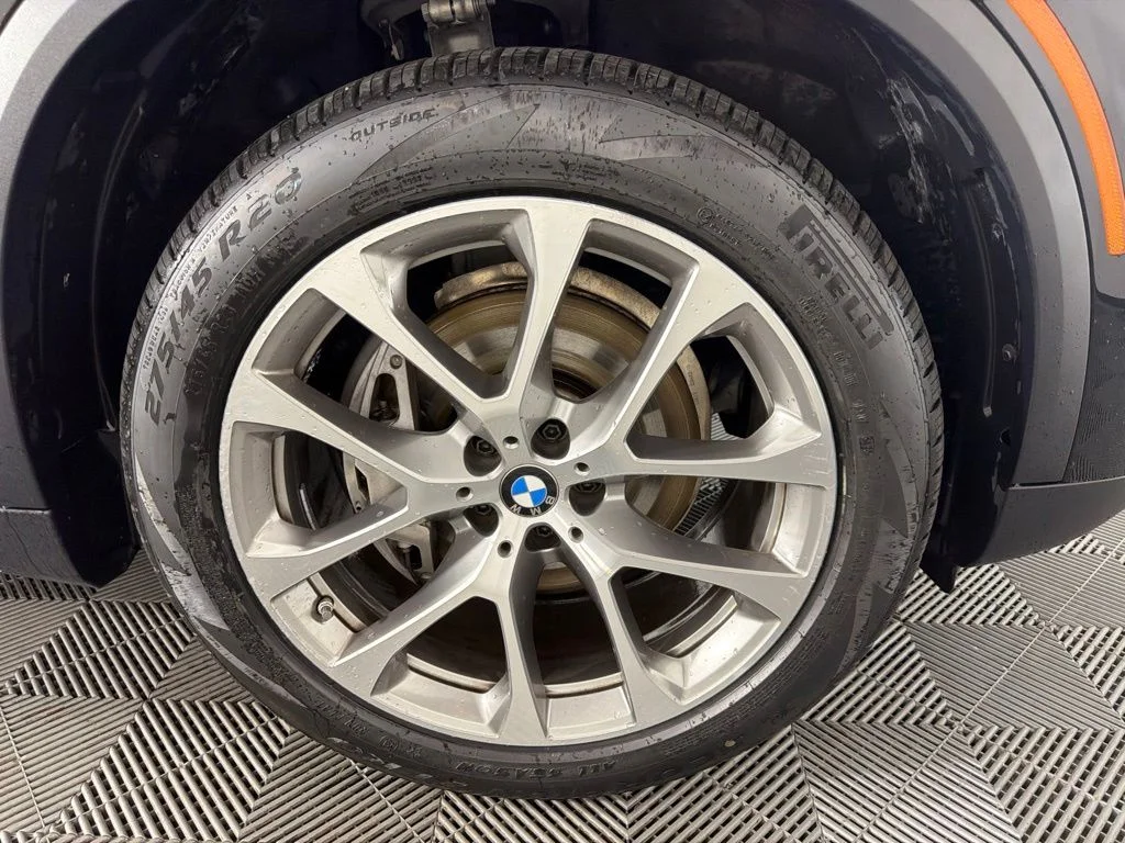 Certified Used 2024 Black Sapphire Metallic BMW xDrive40i image 11