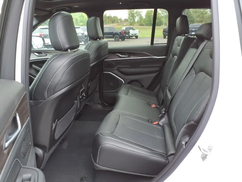 New 2026 White Jeep Limited Reserve image 11