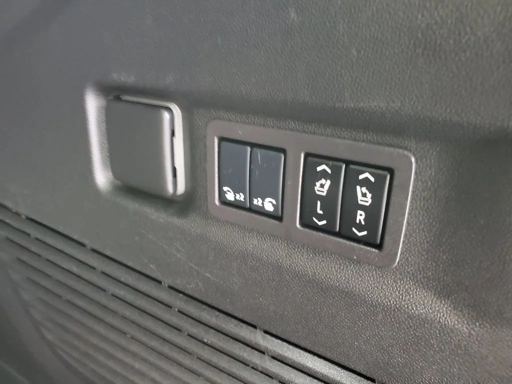 Used 2024 Midnight Blue Metallic GMC Denali Ultimate image 38