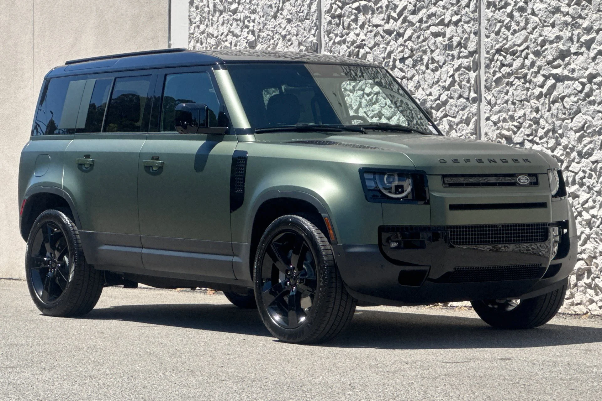 New 2026 Woolstone Green Land Rover S image 9