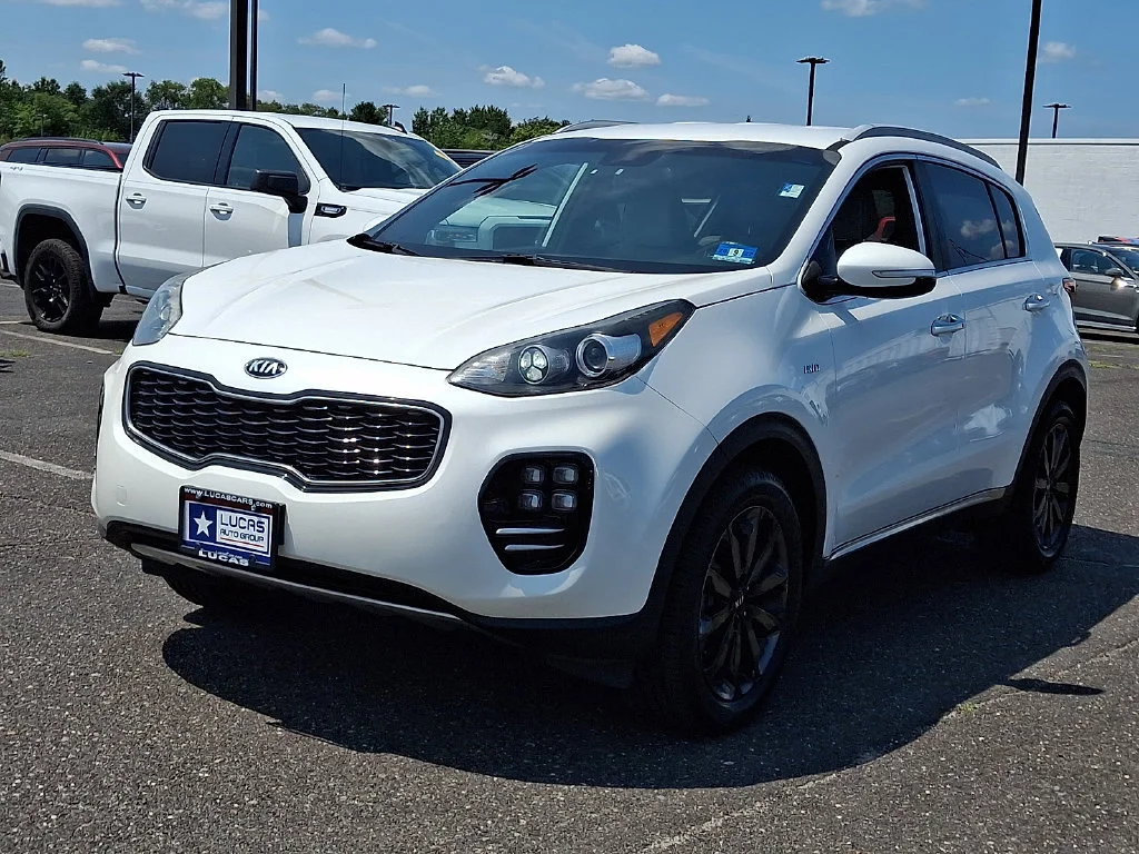 Used 2019 White Kia EX image 5
