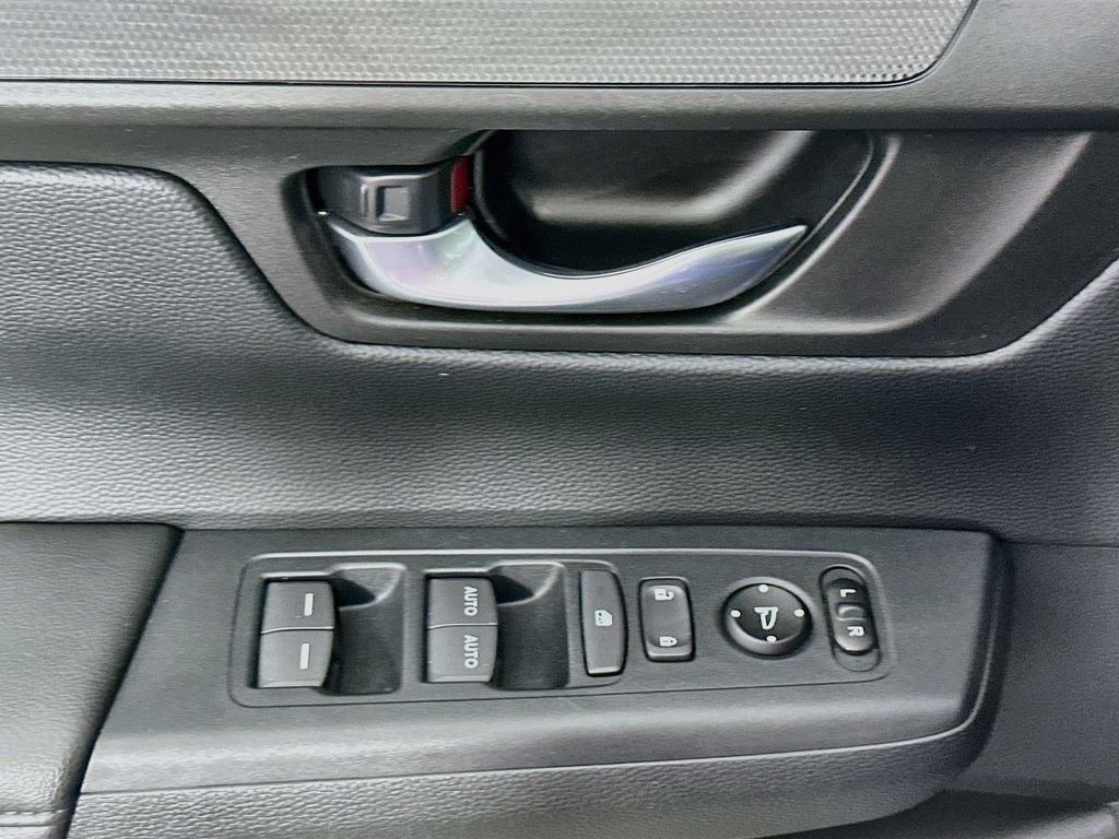 Used 2024 sparkle silver metallic Honda EX image 17