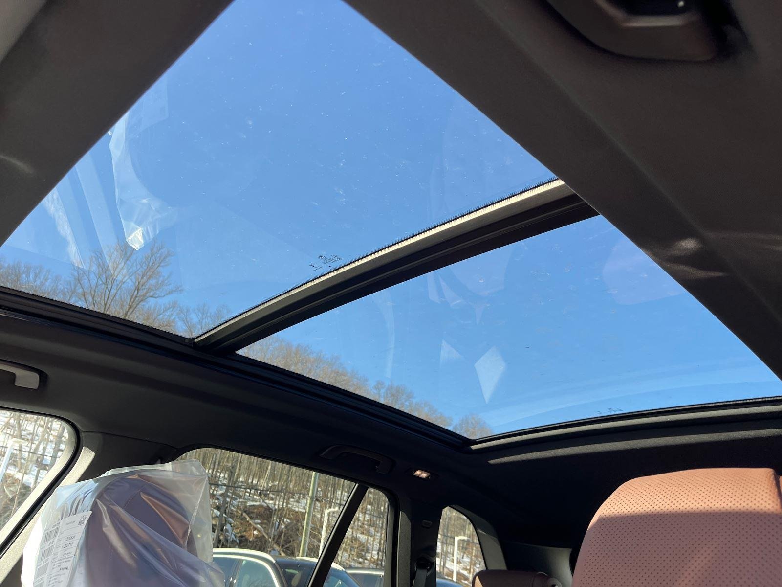 New 2026 Tanzanite Blue II Metallic BMW xDrive50e image 20