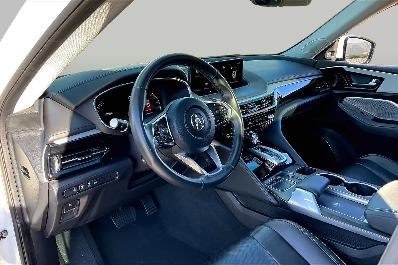 Used 2023 Platinum White Pearl Acura w/Technology Package image 18