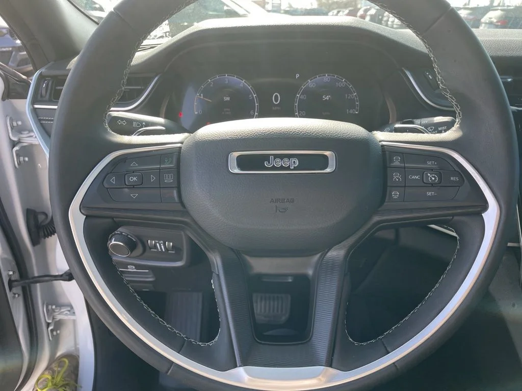 Used 2024 White Jeep Laredo X image 18