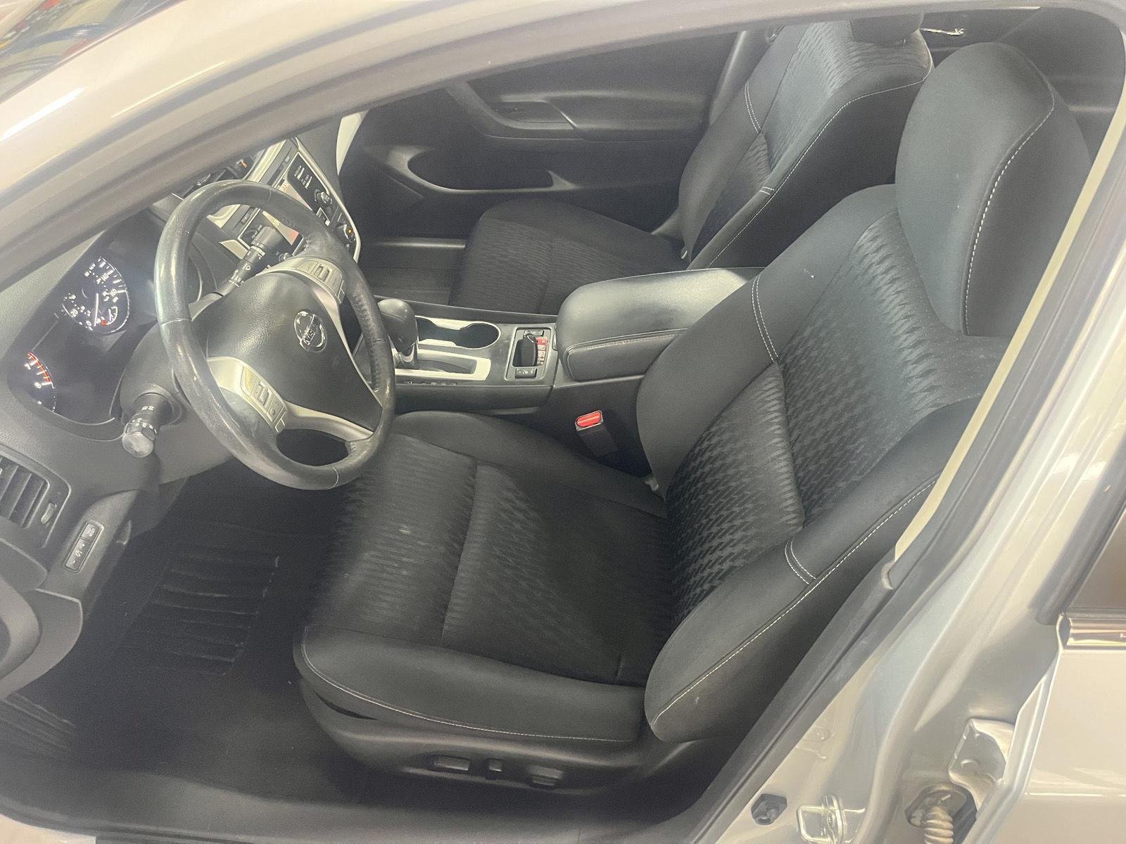 Used 2017 Brilliant Silver Nissan 2.5 SV image 12