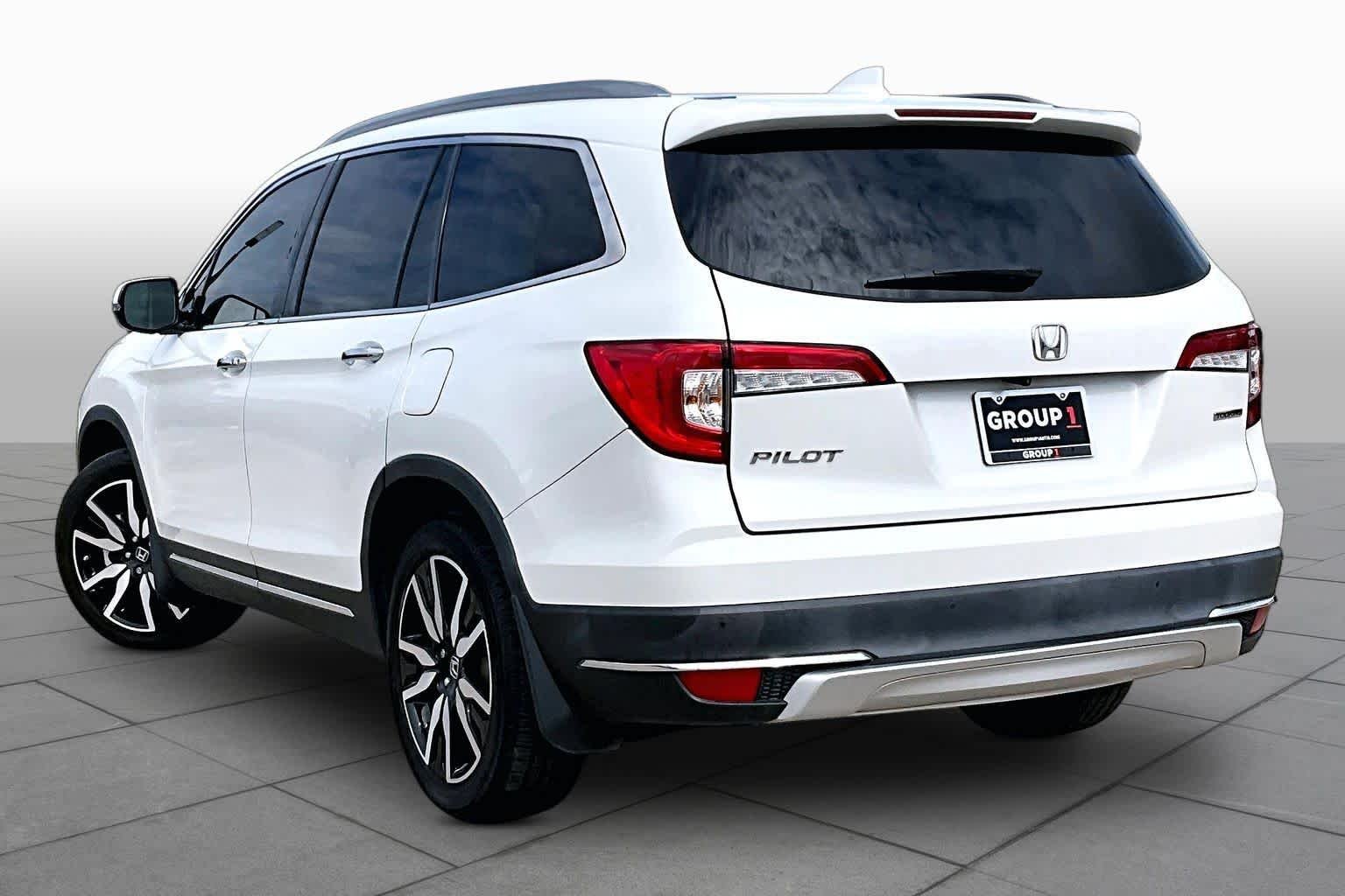 Used 2022 Platinum White Pearl Honda Touring 8-Passenger image 12