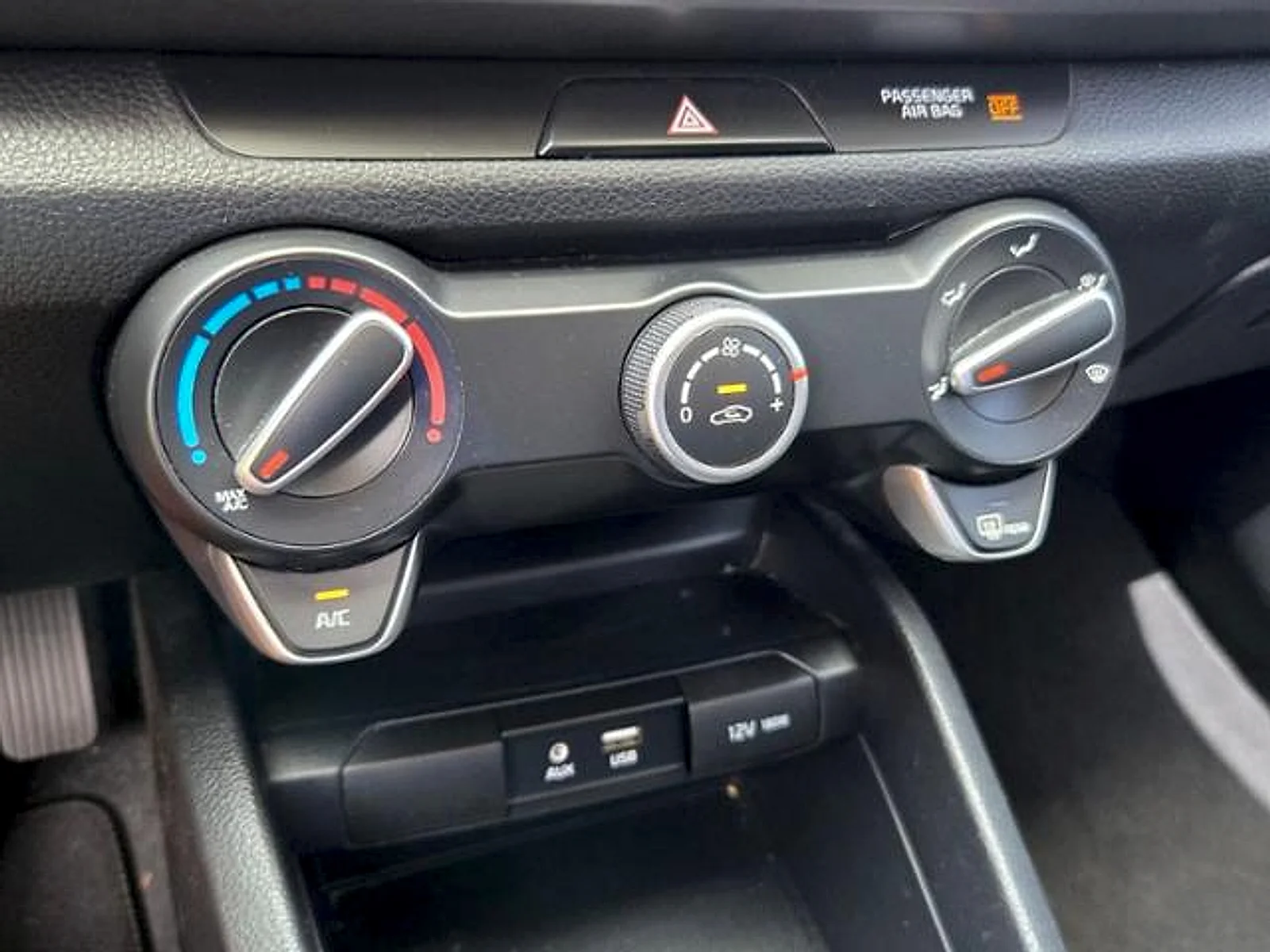 Used 2019 Clear White Kia S image 14