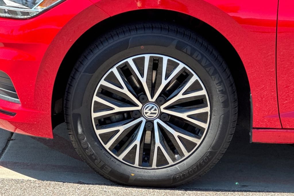 Used 2020 Red Volkswagen 1.4T SE image 30