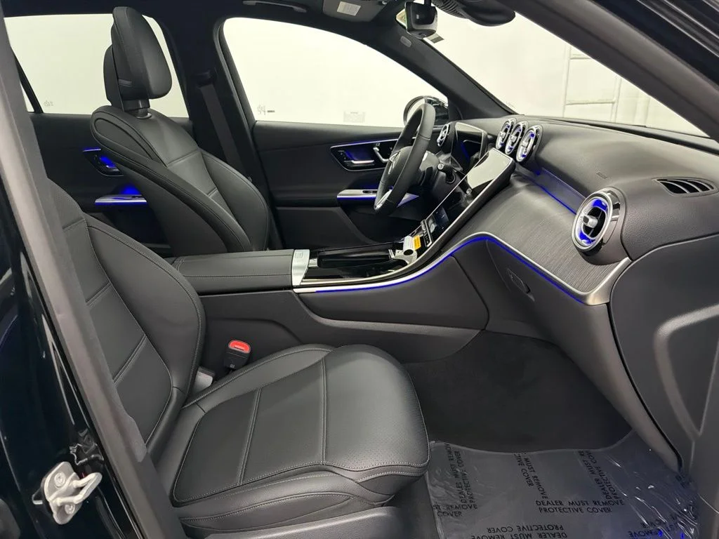 New 2027 Black Mercedes-Benz GLC 300 image 29