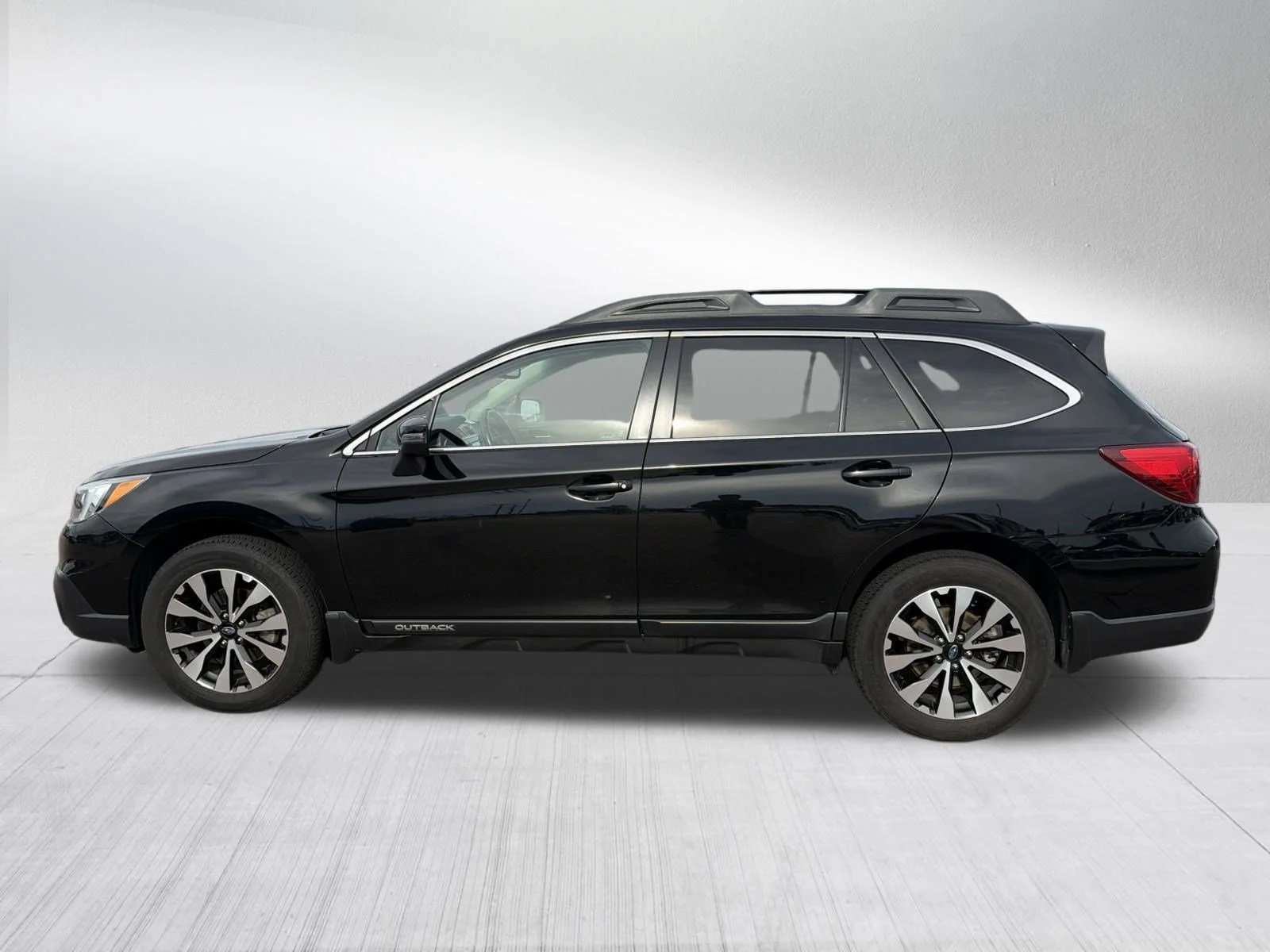 Used 2016 Crystal Black Silica Subaru 2.5i Limited image 4