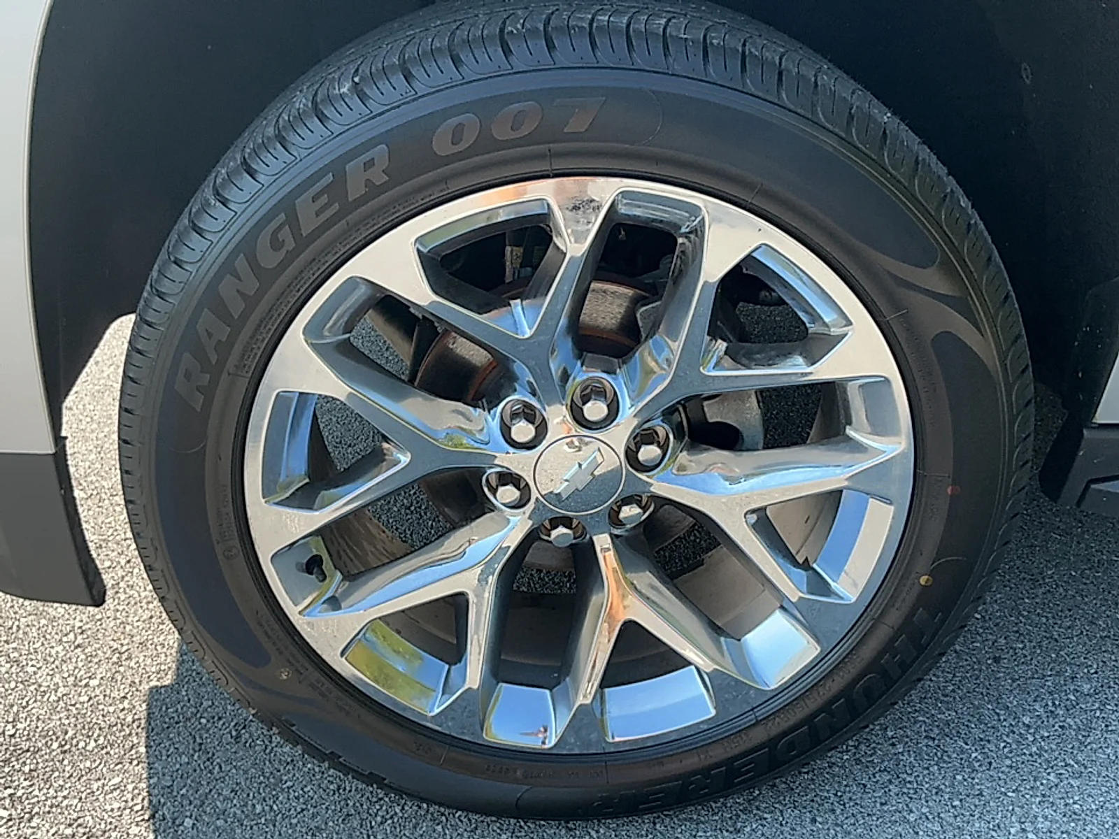 Used 2019 Silver Ice Metallic Chevrolet LT image 5