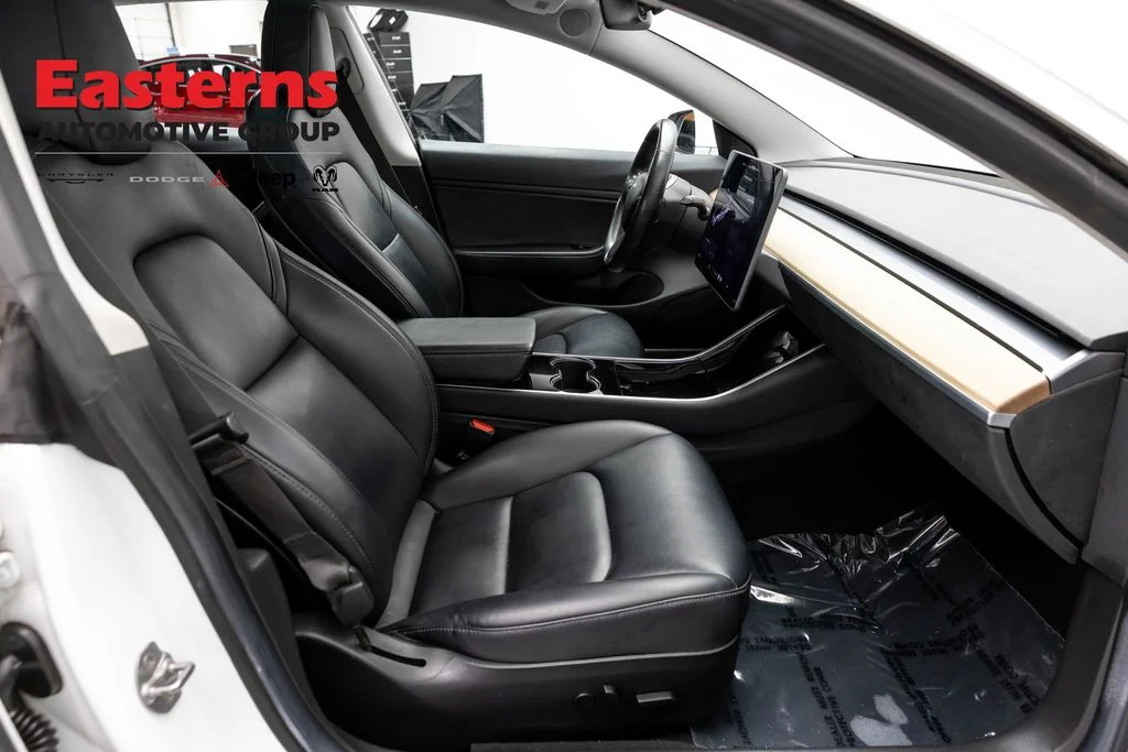 Used 2018 White Tesla Long Range image 17
