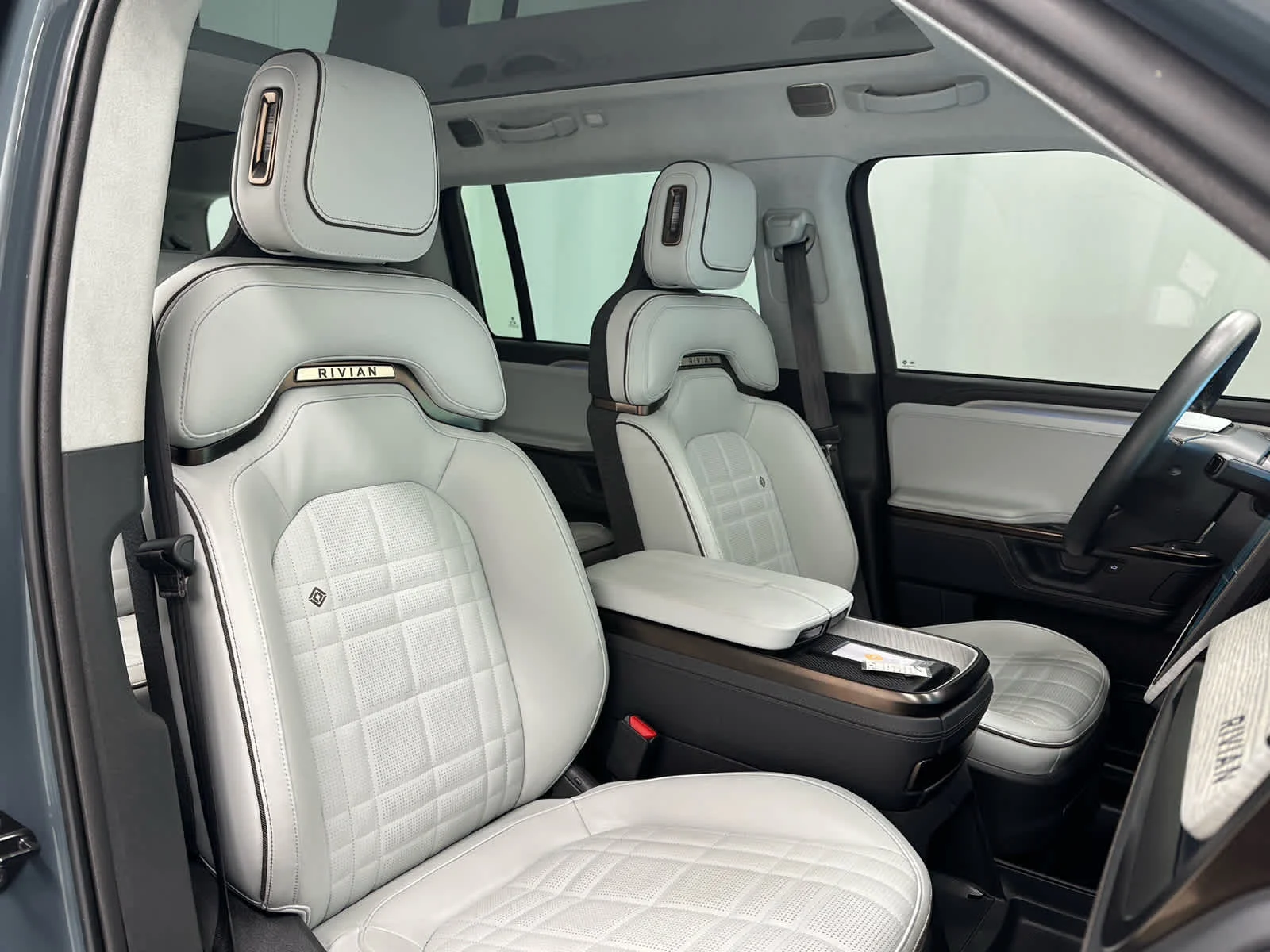 Used 2025 Storm Blue Rivian Ascend image 20