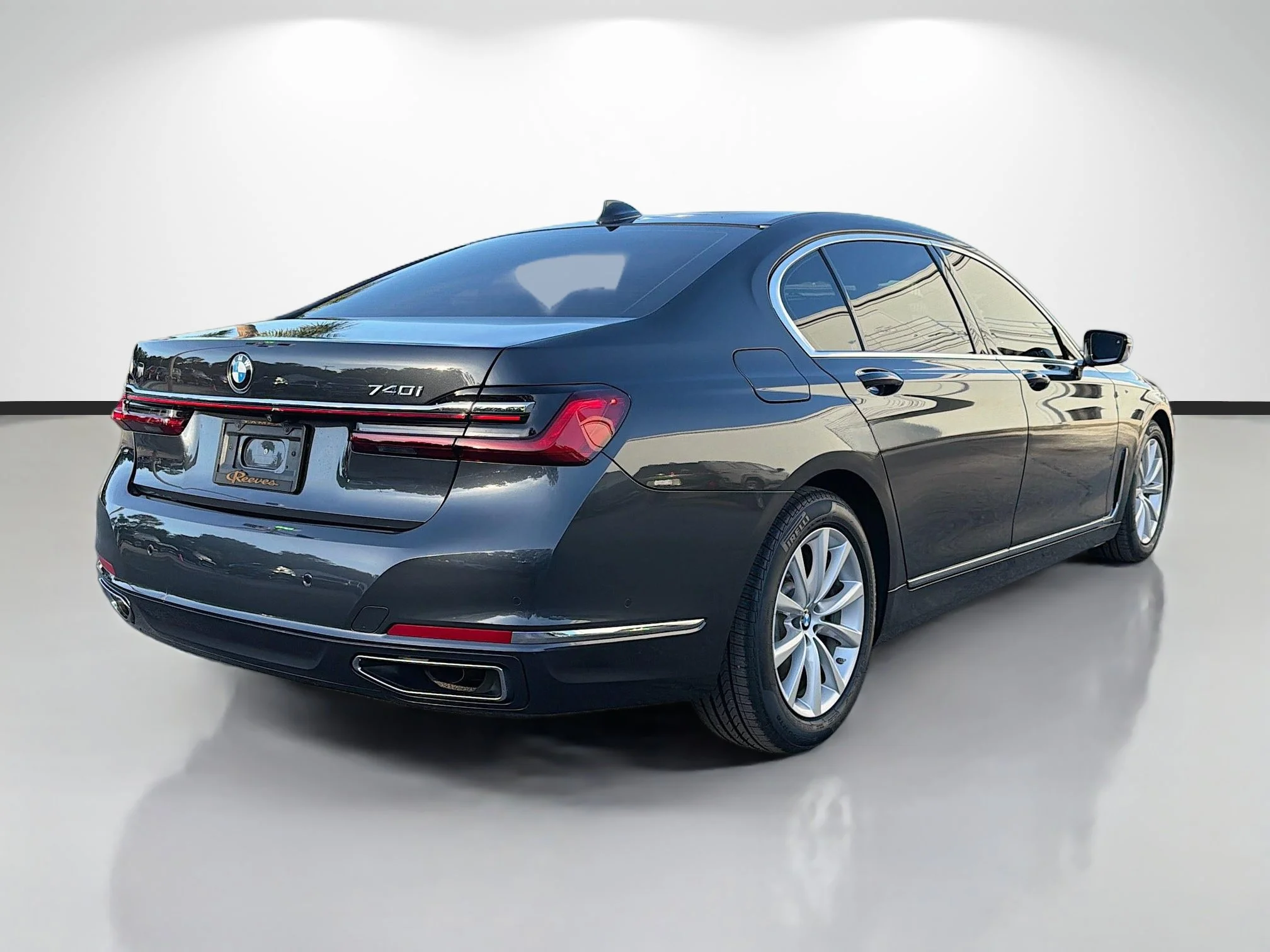 Used 2020 Dark Graphite Metallic BMW 740i image 3
