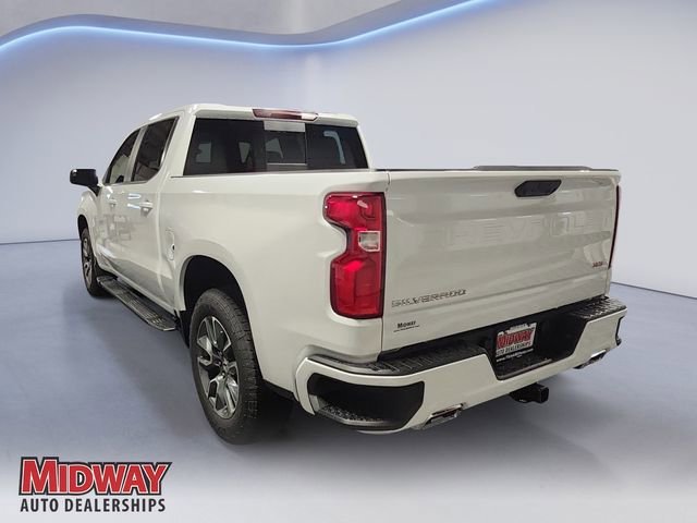 New 2026 Summit White Chevrolet RST image 3
