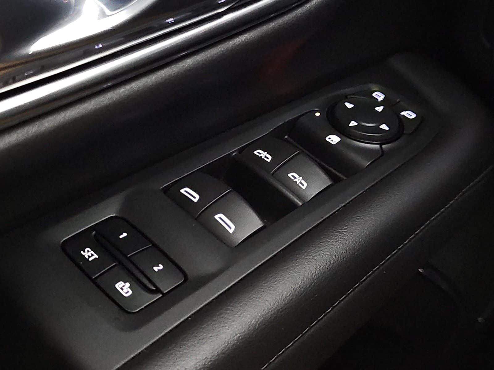 Used 2021 Black Chevrolet Z71 image 27